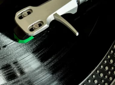 How to Clean the Needle on a Record Player